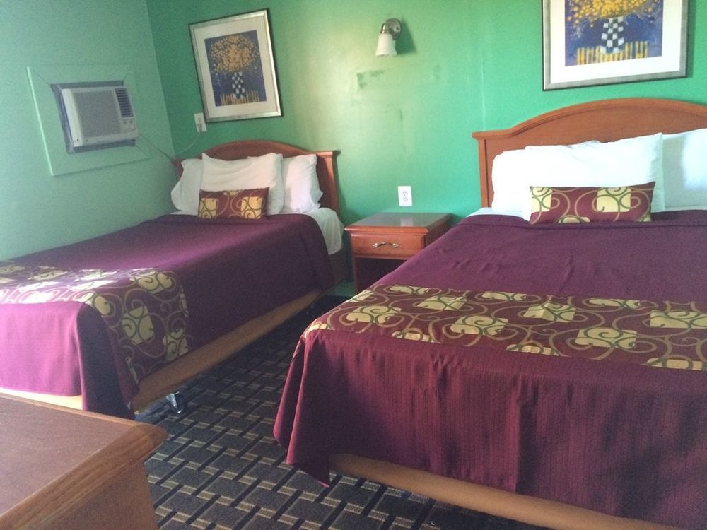Sleep-Ees Inn, Saginaw & Frankenmuth Ruang foto
